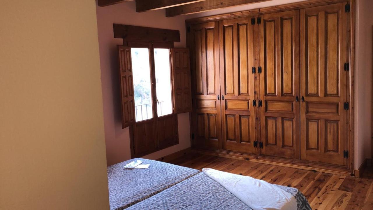 Masia Mas De La Creu Валдеробрес Екстериор снимка